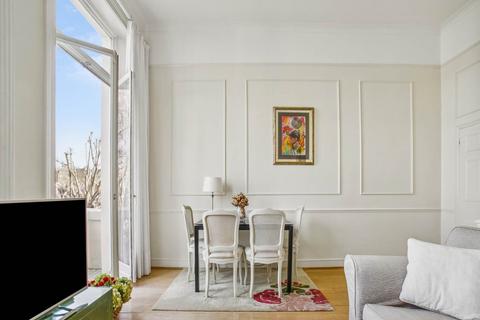 2 bedroom apartment to rent, Earls Court Square - London , ,