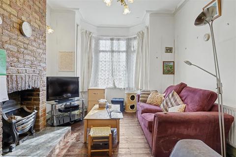 2 bedroom house for sale, Canonbury Road, Enfield