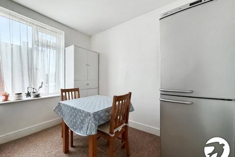 2 bedroom maisonette to rent, Bellegrove Road, Welling, DA16