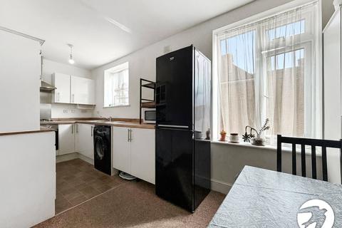 2 bedroom maisonette to rent, Bellegrove Road, Welling, DA16