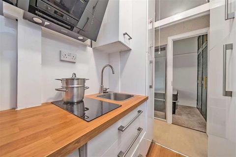 undefined, Chelsea Manor Street, LONDON