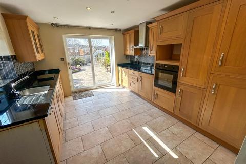 3 bedroom detached house for sale, Pine Grove, Llay, Wrexham