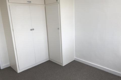2 bedroom apartment to rent, Station Road, Edgware