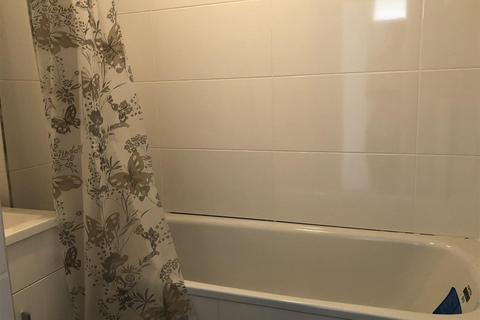 2 bedroom apartment to rent, Station Road, Edgware