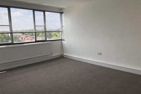 2 bedroom apartment to rent, Station Road, Edgware