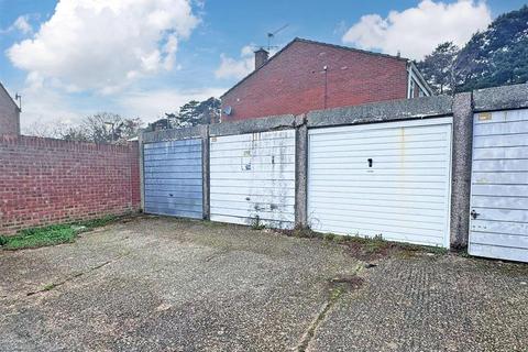 undefined, Pinewood Park, FARNBOROUGH