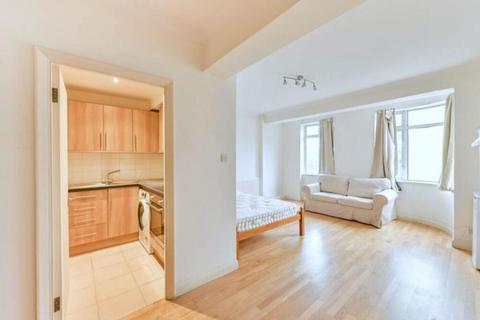 Studio to rent, Euston Road, London NW1