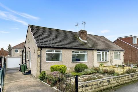 2 bedroom semi-detached bungalow for sale, Westfield Mount, Yeadon, Leeds, LS19