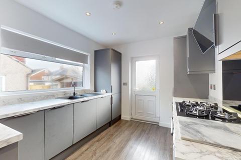 2 bedroom semi-detached bungalow for sale, Westfield Mount, Yeadon, Leeds, LS19