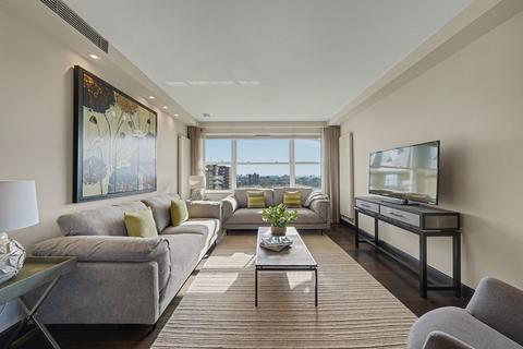 3 bedroom penthouse to rent, London NW8