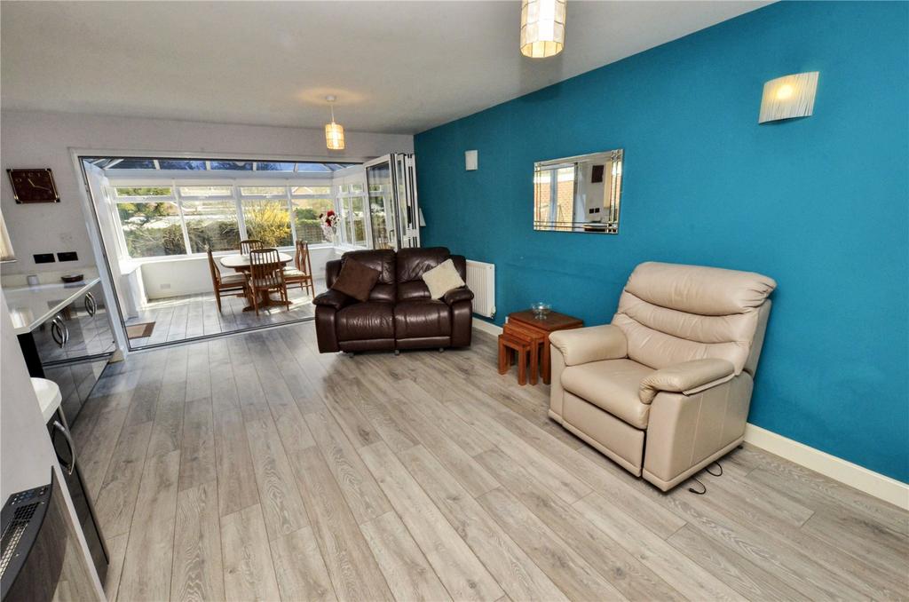 Living/Kitchen Area