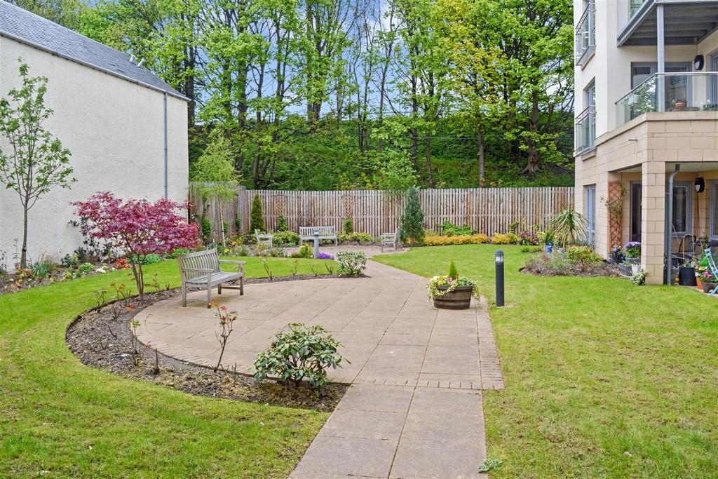 Clifton Mews Rose Garden (1a).jpg