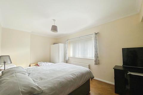 3 bedroom terraced house for sale, Denewood Crescent, Nottingham