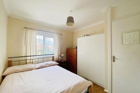 3 bedroom terraced house for sale, Denewood Crescent, Nottingham