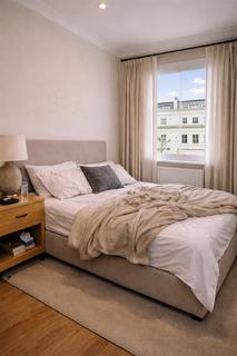 2 bedroom apartment to rent, Inverness Terrace, London W2