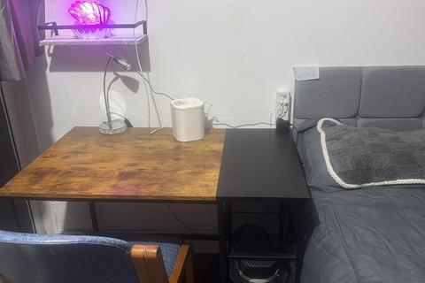 1 bedroom flat to rent, Ruston Road, London SE18