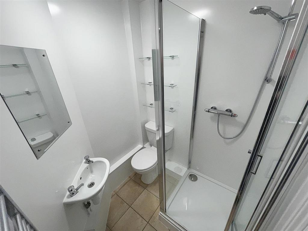 34-BATHROOM-GF.jpg