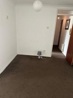 1 bedroom flat for sale, Rosefield Road, Staines-upon-Thames TW18
