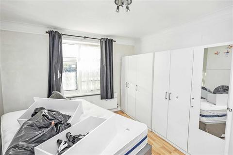 3 bedroom terraced house for sale, Edgware Way, EDGWARE