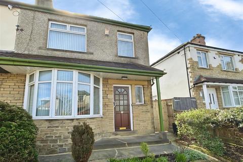 undefined, Lesmere Grove, Bradford