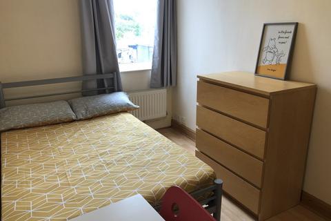 1 bedroom in a house share to rent, Corporation Street, Staffs ST16