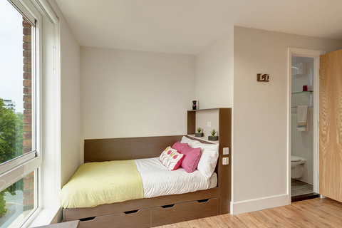 undefined, Classic En Suite at Davidson House, 3-5 Penrhyn Rd KT1
