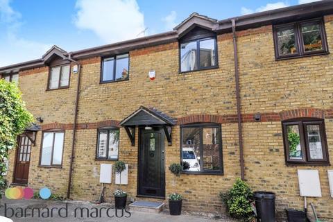 3 bedroom apartment to rent, Birkbeck Road, London