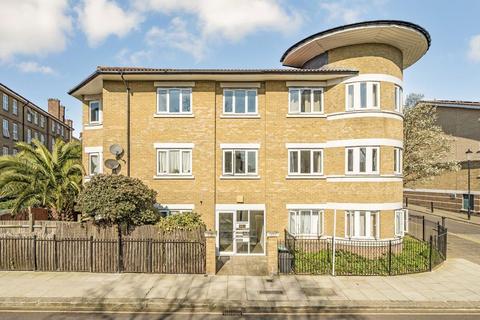 1 bedroom flat for sale, Webb Close, London W10