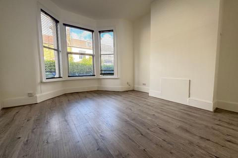 1 bedroom flat to rent, Choumert Road, SE15