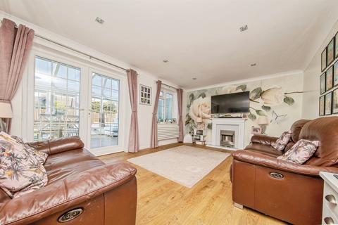 4 bedroom detached house for sale, Dunthorpe Road, CLACTON-ON-SEA