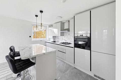 undefined, Whittingham Avenue, Southend-on-sea, SS2 4
