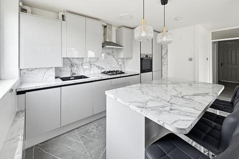 undefined, Whittingham Avenue, Southend-on-sea, SS2 4