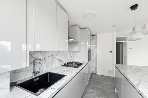 undefined, Whittingham Avenue, Southend-on-sea, SS2 4