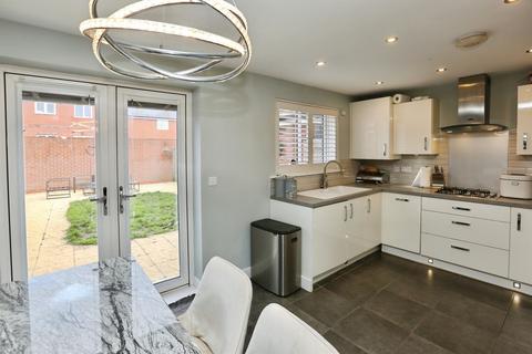 3 bedroom detached house for sale, Parsons Avenue, Bursledon, Southampton
