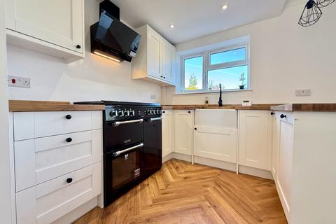 3 bedroom semi-detached house for sale, Lynette Avenue, Rochester ME2