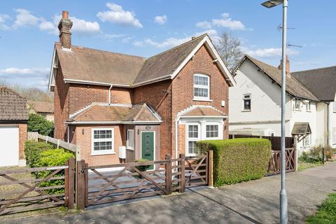 3 bedroom detached house for sale, Cow Lane, Watford, WD25