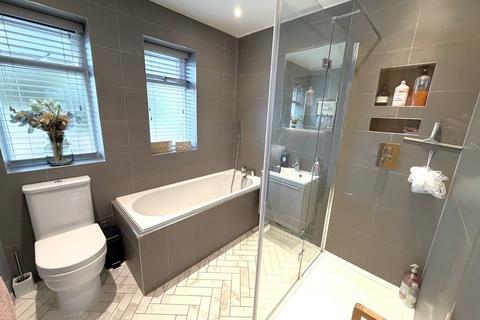 3 bedroom terraced house for sale, Elgin Avenue, Ashford TW15