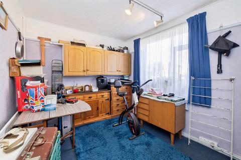 3 bedroom semi-detached house for sale, Gleneagles Close, Watford