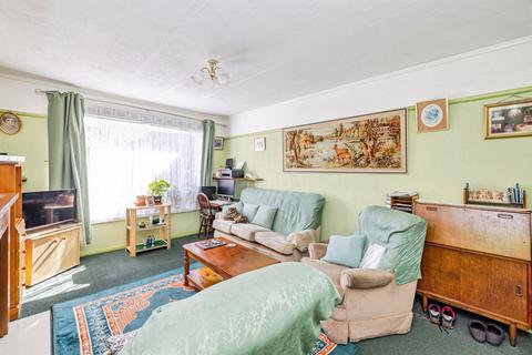 3 bedroom semi-detached house for sale, Gleneagles Close, Watford