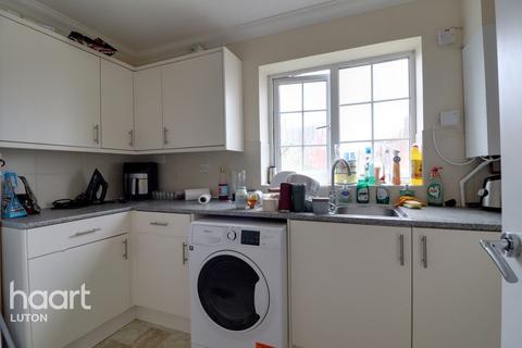 2 bedroom end of terrace house for sale, Kelling Close, Luton