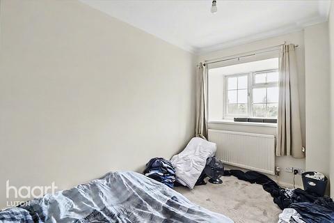 2 bedroom end of terrace house for sale, Kelling Close, Luton
