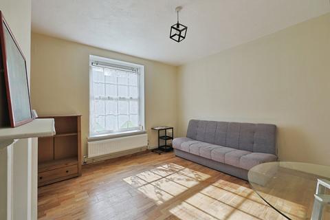 2 bedroom flat for sale, Dartington House, Union Grove, London, SW8