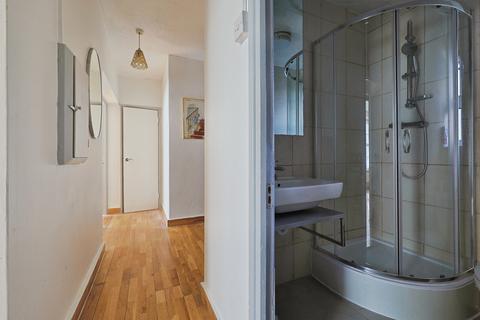 2 bedroom flat for sale, Dartington House, Union Grove, London, SW8