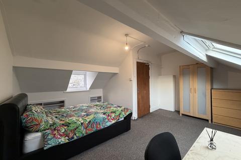 1 bedroom in a house share to rent, Oystermouth Road, West Glamorgan, SA1