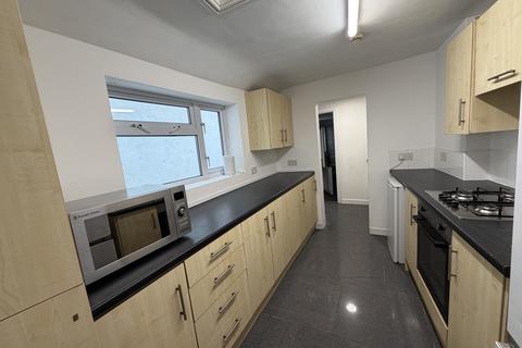 1 bedroom in a house share to rent, Oystermouth Road, West Glamorgan, SA1