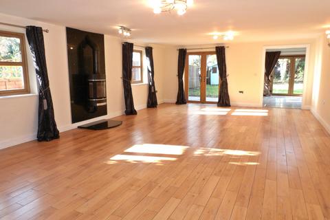 undefined, Shelton, Newark, NG23