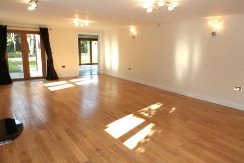 undefined, Shelton, Newark, NG23