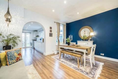 3 bedroom terraced house to rent, Seaford Road, London W13