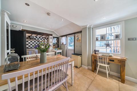 4 bedroom house for sale, Chertsey Road, West Byfleet, KT14