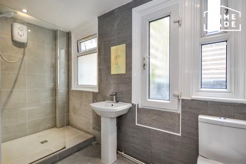 Studio to rent, Commercial Road, Aldgate, E1